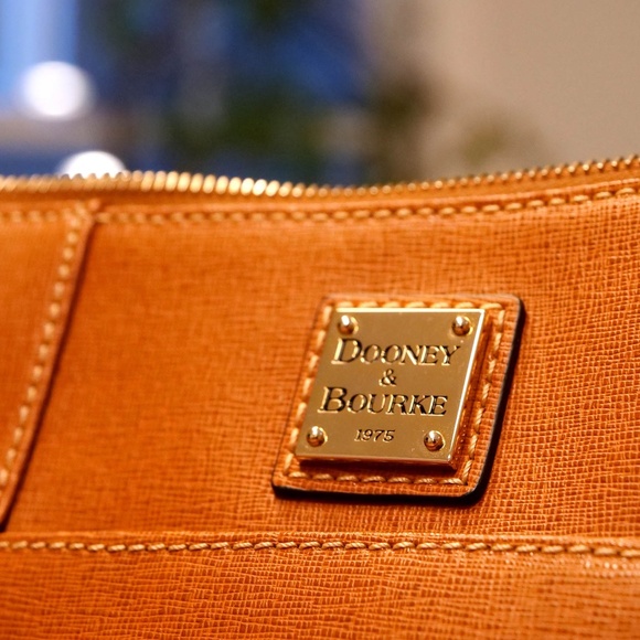 Dooney & Bourke Pebble Grain Brown Leather Lexington Crossbody - Picture 2 of 12